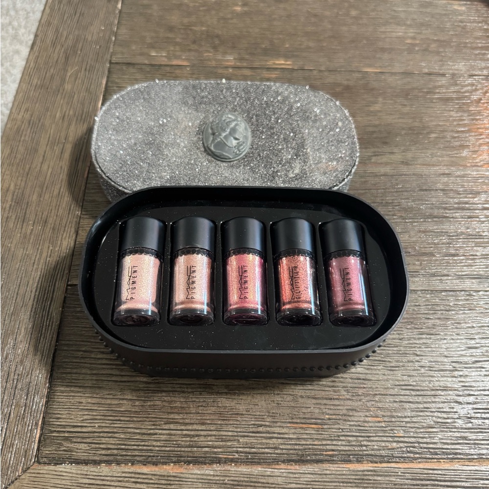 MAC Cosmetics Eyeshadow Pigment Set - Pink and Brown Hues